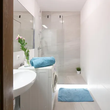 Dolina Z Garazem Apartmán